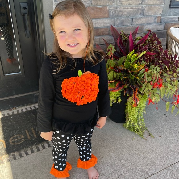 Pumpkin & Polka Dots - Picture 2 of 2